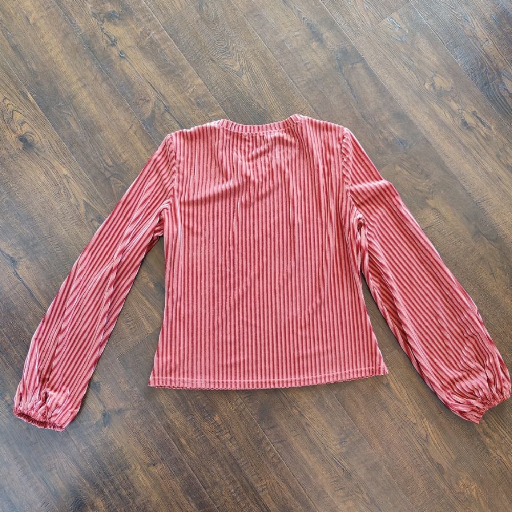 Velvet Top - Picture 2 of 5